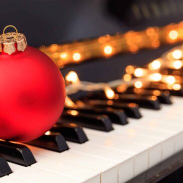 Teaching Carols and Christmas Music to My Piano Pupils